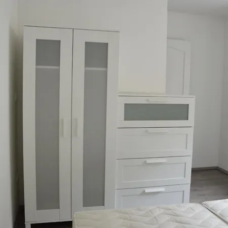 Haus Im Zentrum L Mit 2 Schlafzimmer Und Garten Szombathely