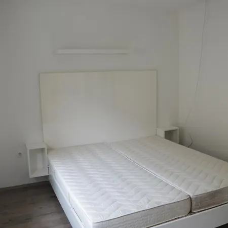 Apartament Haus Im Zentrum L Mit 2 Schlafzimmer Und Garten